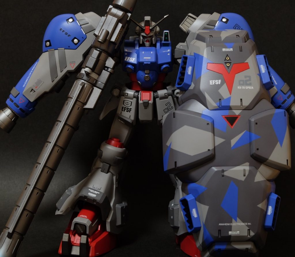 正面からですが、これが一番お気に入りの一枚です。バックを黒にしたおかげで、強そうな感じが一層増したと思います。