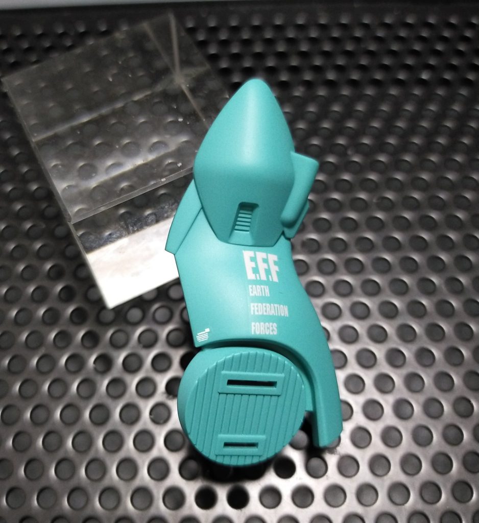 本体の塗装仕上げ。調色に苦労しました。