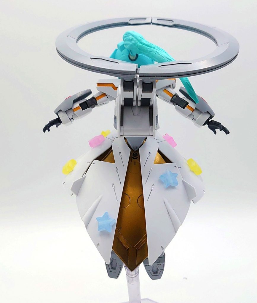 参考までに、サイドとバックを。