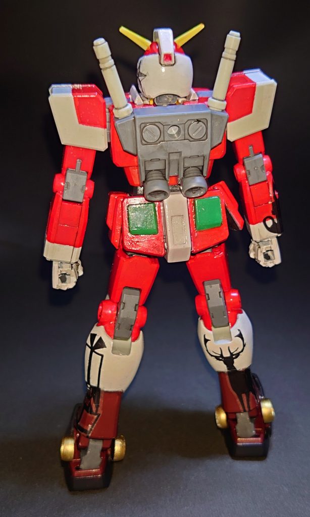 後ろリアアーマーには大きめの穴があるので、ランナータグを切って埋めてあります