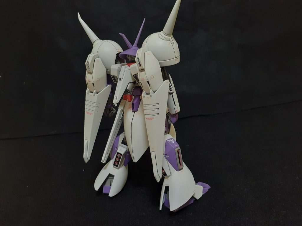 ジオンは背中で語る