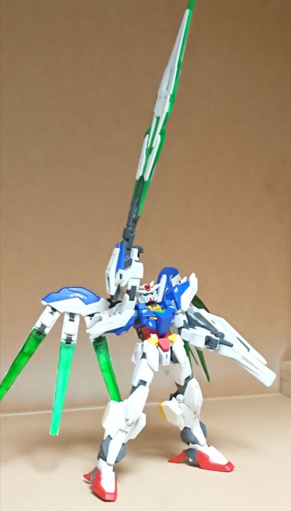 GNソードⅥはGNソードⅤと同様に、GNソードビットと連結して「バスターソードモード」「バスターライフルモード」へと機能拡張する事が可能。