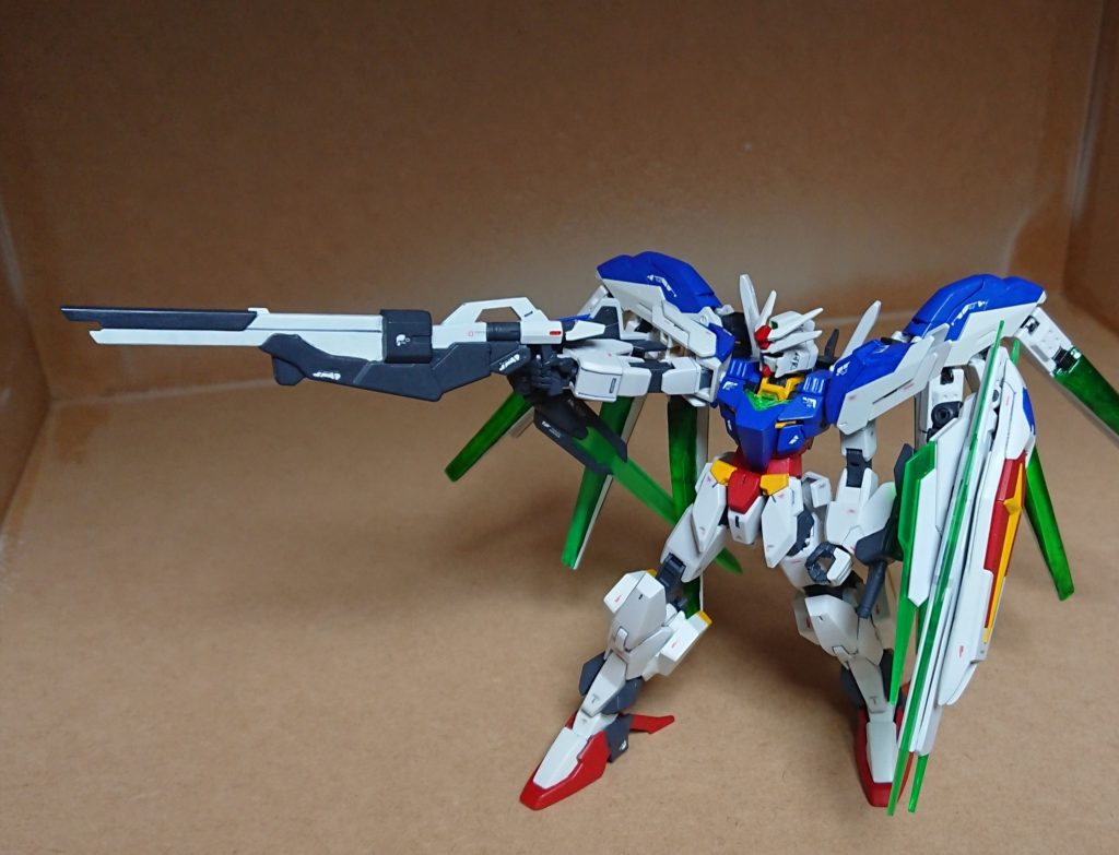 コアガンダムのGNビームライフルとサテライトキャノンの砲身をドッキングする事で、収束GN粒子砲であるGNビームマグナムとなる。