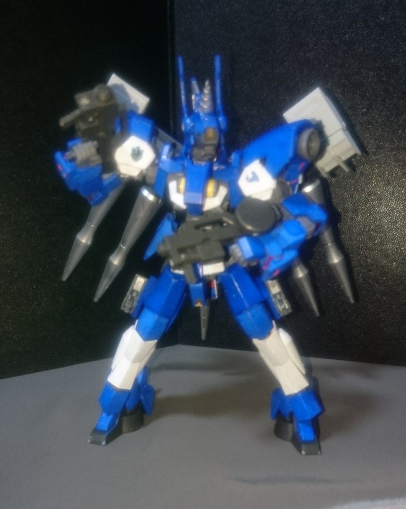 ・ショートライフル連射や小回りが利くため、主に迎撃や乱戦時に使用される。未使用時は脚部のホルダーに収納します。