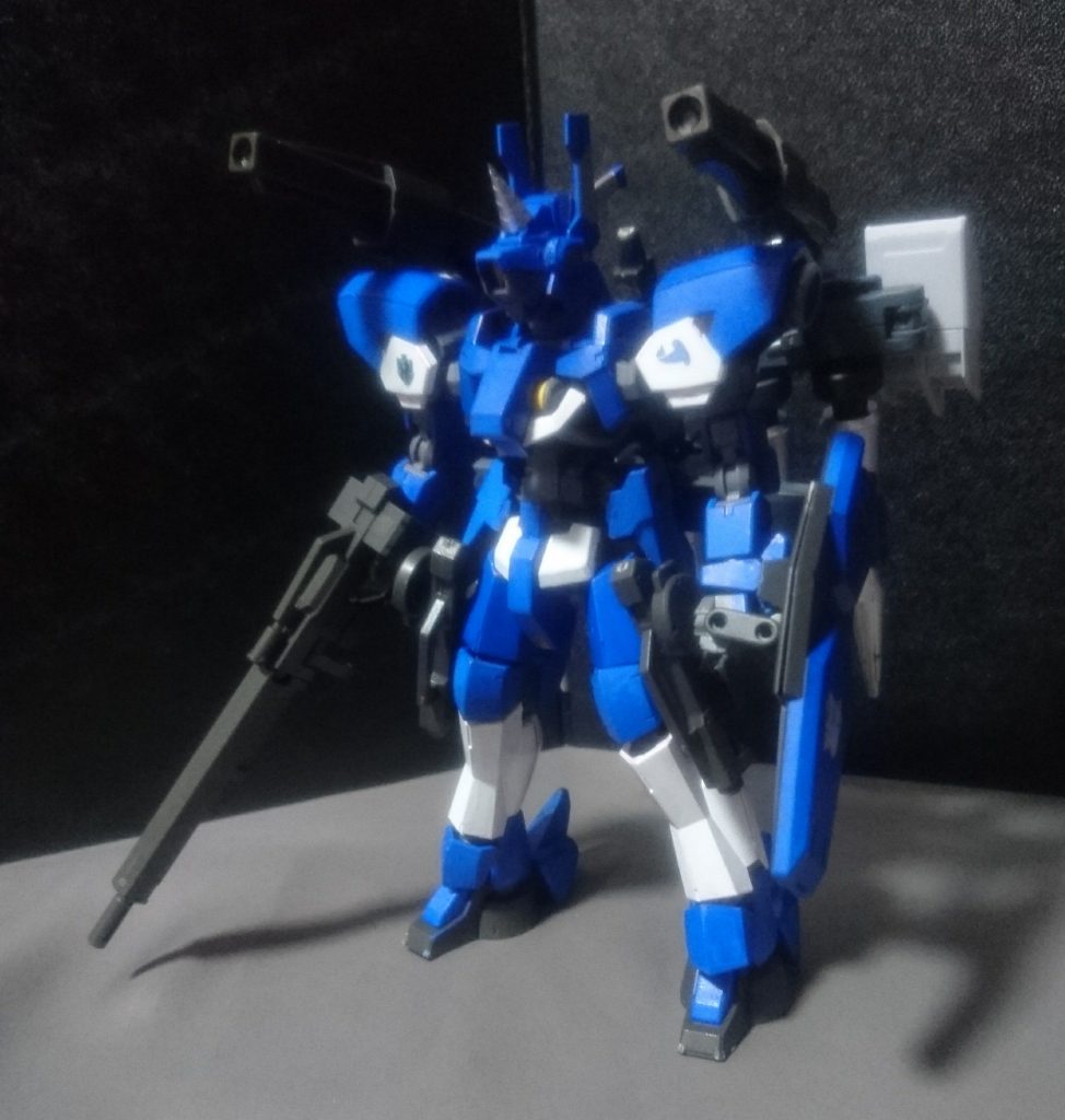 オプション装備として、ショートバレルキャノンや片刃式ブレードなども装備する事で、フル装備形態になります。