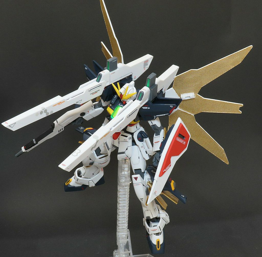 リフレクター部は、部分塗装をしています。