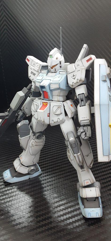 穴の空いてない握りこぶしが欲しかったので、別キットのを100均のレジンで複製して使いました。最後までご覧頂きありがとうございました。