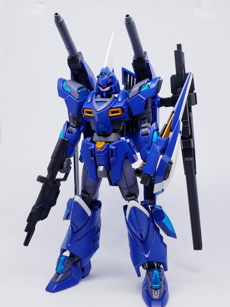 ・軽装タイプ基本装備として、MMI-GAU2 ピクウス76mm機関砲MA-BAR70 試作高エネルギービームライフルM1000E 出力可変式ペレカーヌスビームランチャーMA-V10B  ヴァルロス複合防盾システム MA-M5E ナースホルン重斬刀を有する。ビームランチャー、重斬刀はバックパックにマウント可能で、ランチャーはマウント部分の角度を変える事で自動砲台としても使用可能。重斬刀は対ビームコーティングを施されており、既存兵装のアップデートを狙ったが試作装備。高出力バーニアにより、大気圏内でも短時間の飛行が可能。