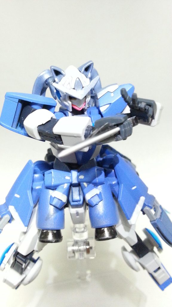 クナイ構え。ネコミミとスカートアーマーもシルエットとしてカッコよくも可愛く出来たかなと!