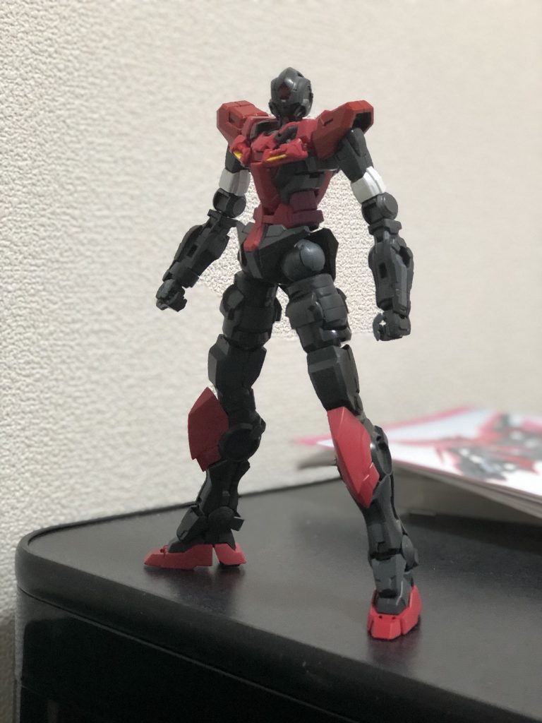 まずはプロポーションを決めて、ここにパーツをモリモリしていきました。 