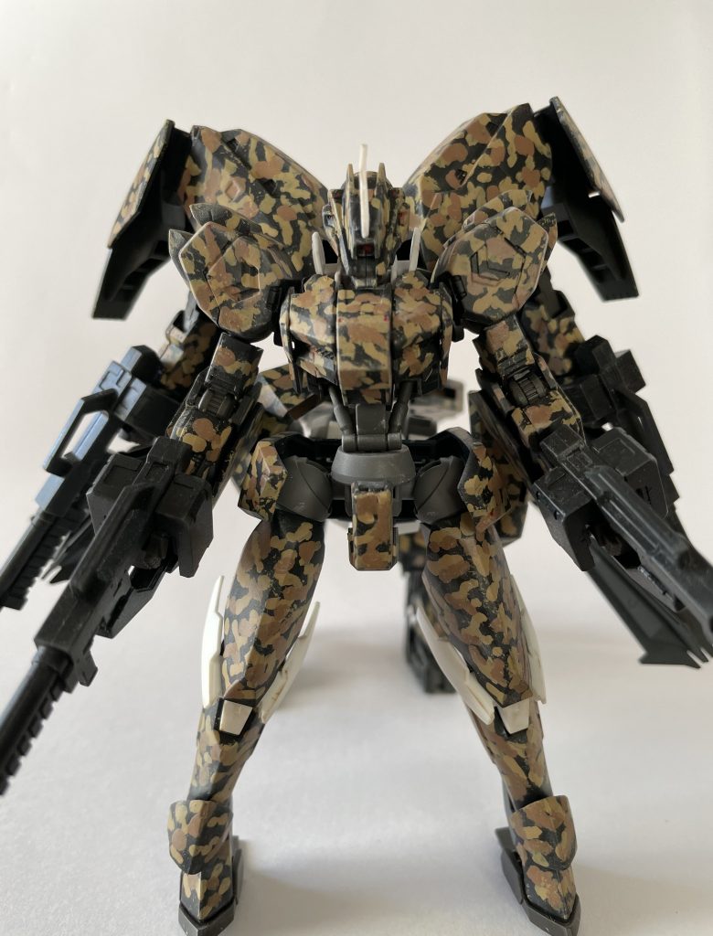 【解説】こんにちは、こんばんは😄ジュウロウです。鉄血キットで人馬型を作りました。