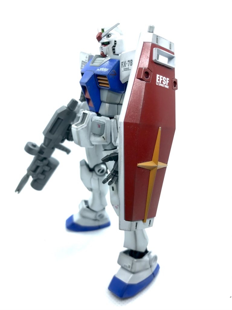 シールドはあえて赤青いほうか統一感があると思ったけど定番の赤をチョイス。