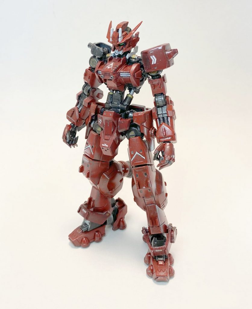 正面 装備無し肩はキマリストルーパー、アンクルガードはバスターガンダム、ハンドパーツはコトブキヤのシャープハンドを使用。