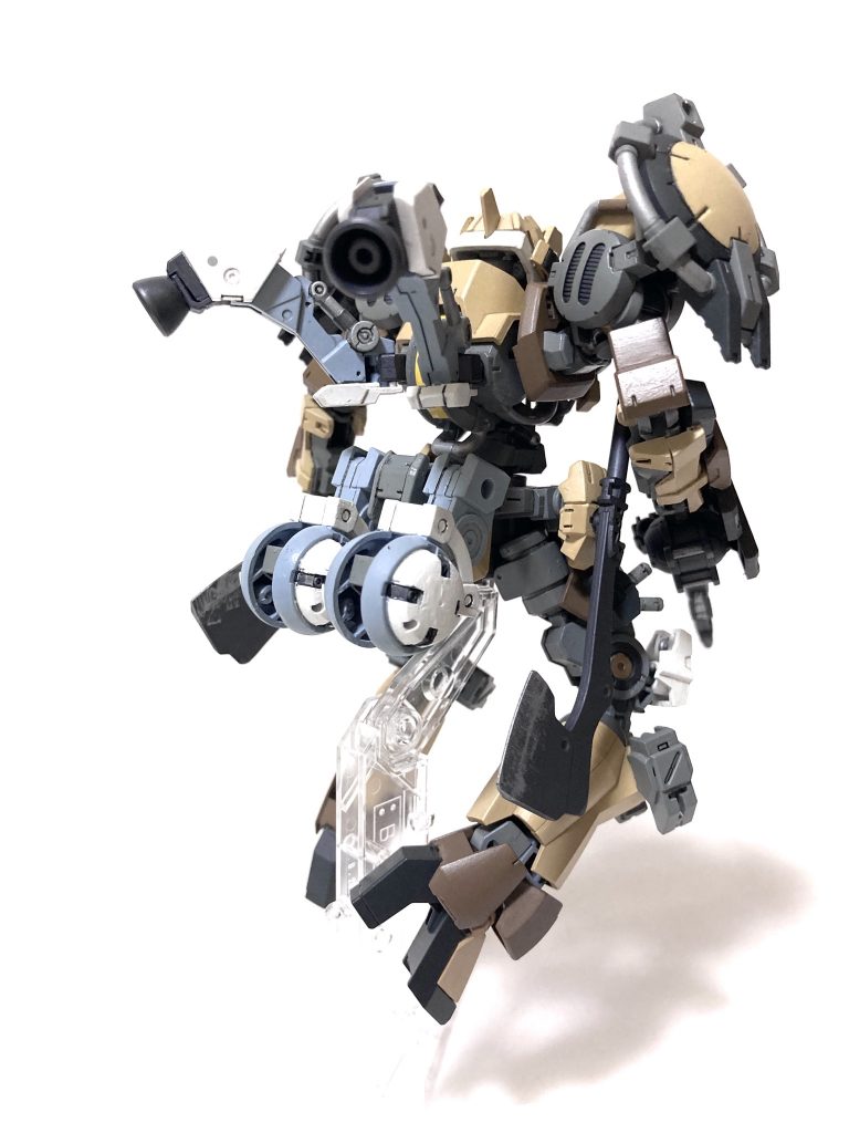 試作型高機動パック。宇宙での空間戦闘用バックパックで、背中のラウンドブースターと腰の増加スタスターをセットで装備する。 