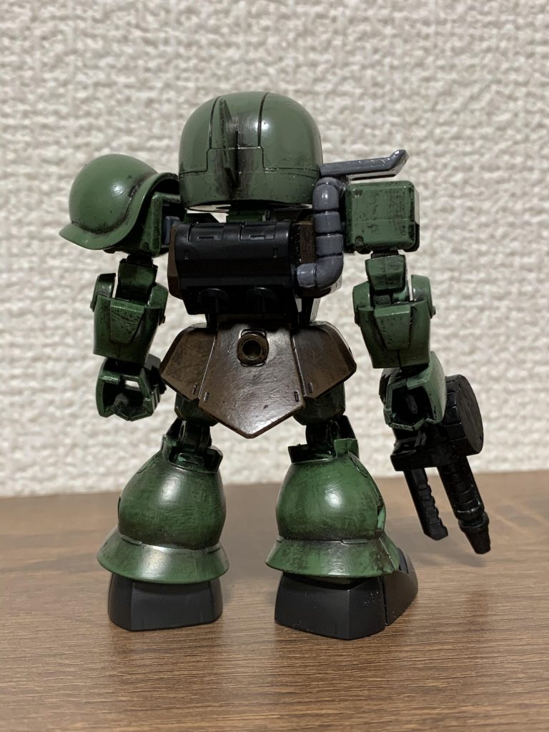  バズーカ・ラックをプラ板＆余っている動力パイプの切った貼ったで追加してます。