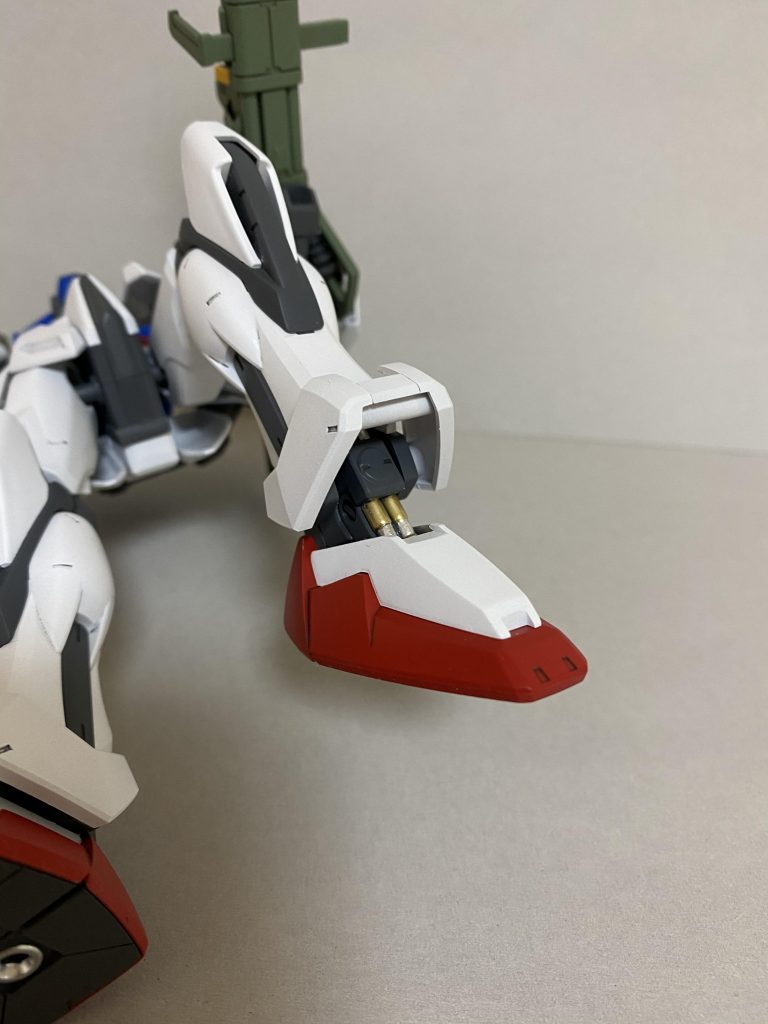 ほとんど見えませんが、脚部のシリンダーも塗り分けています