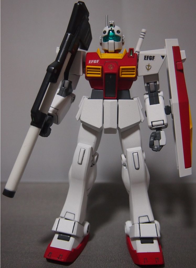 ガンダムMk-Ⅱから借りたバズーカを装備。