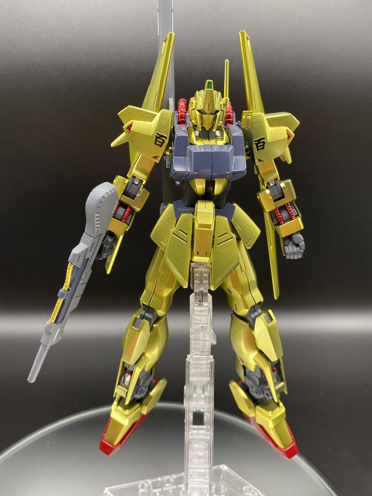 外装の全てはグロス仕上げにしました。靴以外の赤はキャンディー塗装にしています。