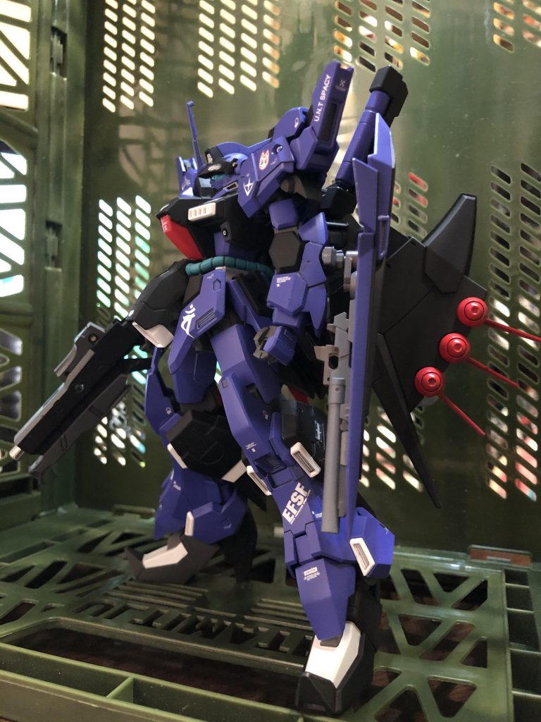 シールドはシナンジュスタインのやつを