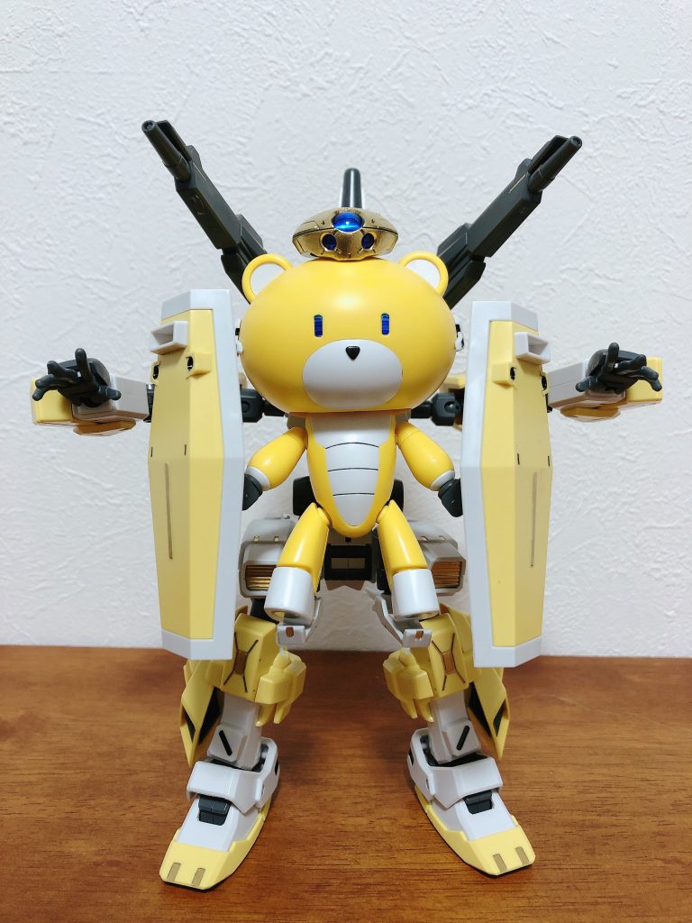 正面黄色=巨人という勝手なイメージでプチッガイカスタムシリーズ最大級の大きさもなりました!(他より数センチ高いくらいですがw)ハンドパーツほビルドハンドのLサイズを装着しています。