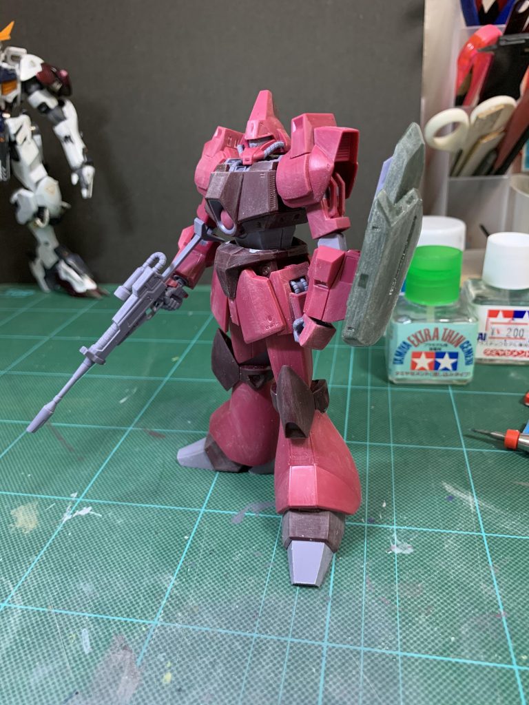 細かなとこは適当ですご、大きな面は粗い番手のヤスリでいつもより丁寧に面出ししたつもりです　