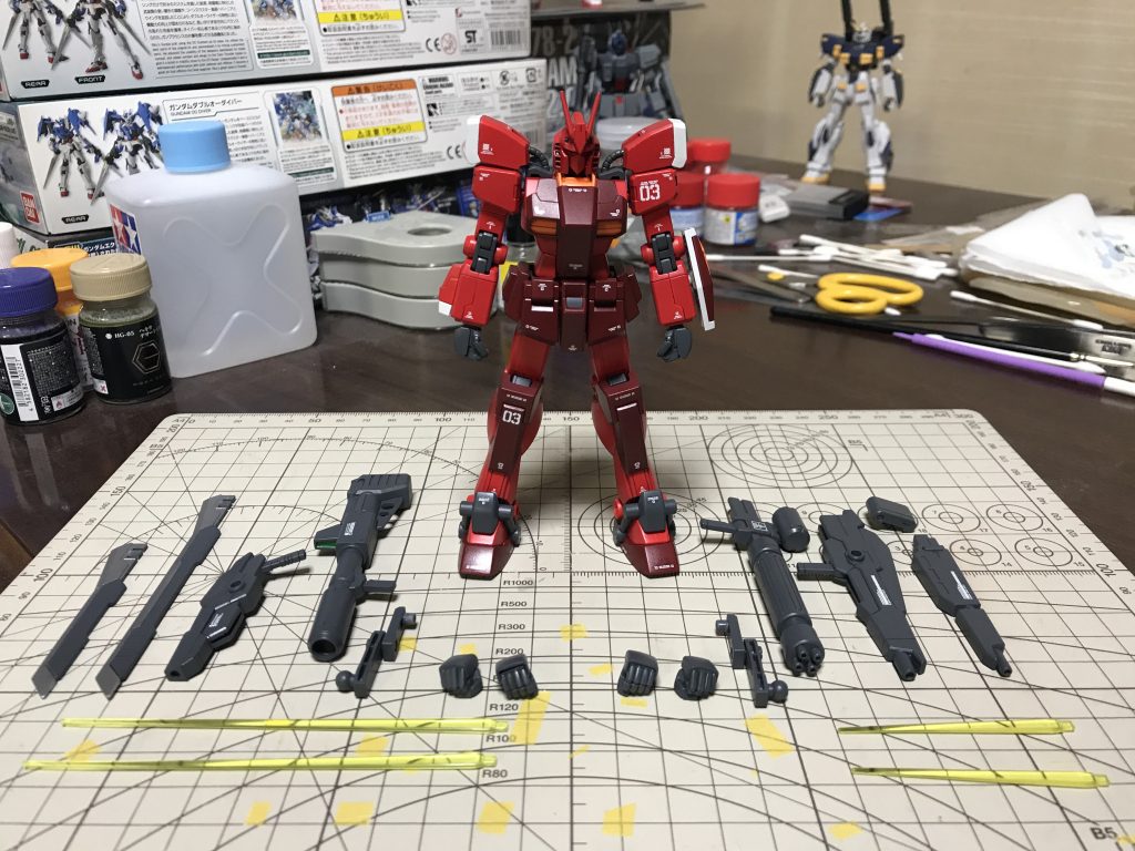 装備一式                  凶悪な量の装備品!武器のパーティングライン消しの苦行な事、、、             年寄りにはこの作業が苦行以外の何物でもないです。歳はとりたくない物です。