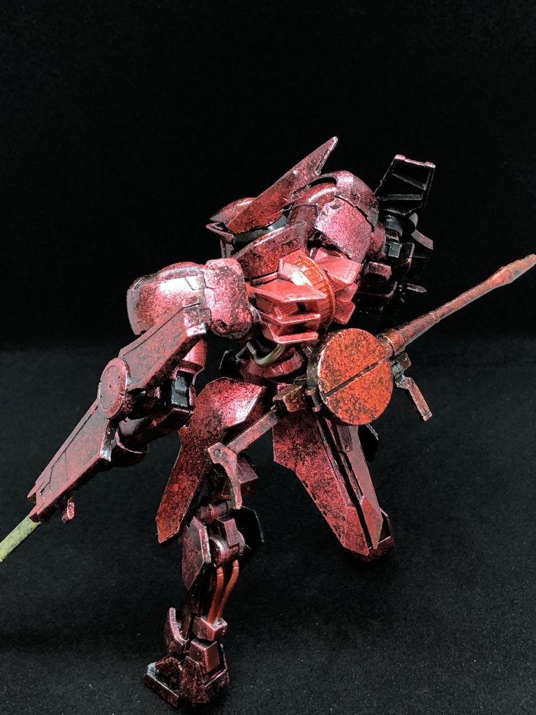 剣の刀身は、クリアイエロー、ライフルは、クリアレッドの上にイエローで、オレンジを狙ってます。結構細かめのラップ塗装も、表面もボコボコになるので鋳造表現には良いのかもしれません。次回からはもう少し決めポーズ作ってあげてみます。