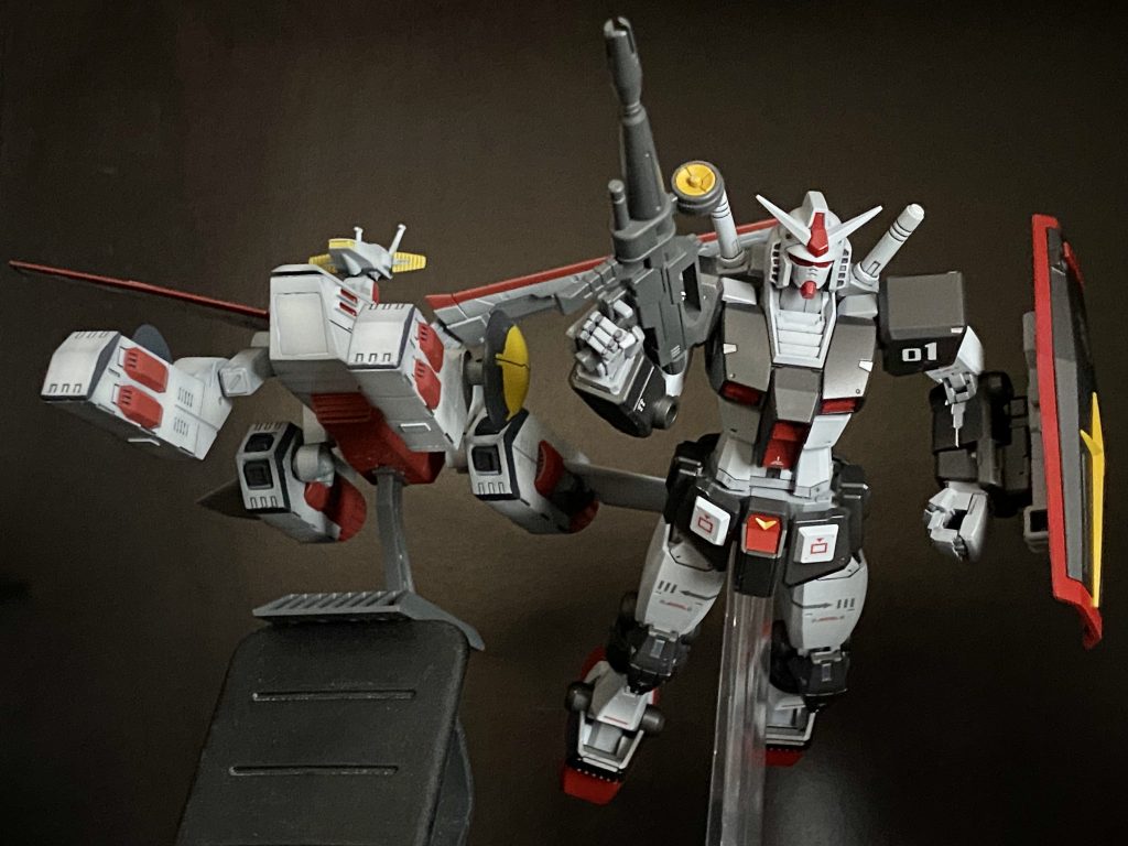 この状態で並べると、ホワイトベースから発進したガンダム、みたいですね(^^;