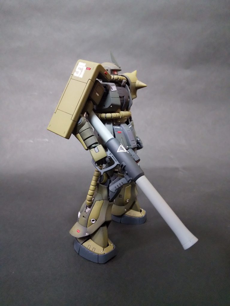 黒下地は深みが出て良いですね。でも冬場の塗装はコタエマス…寒。