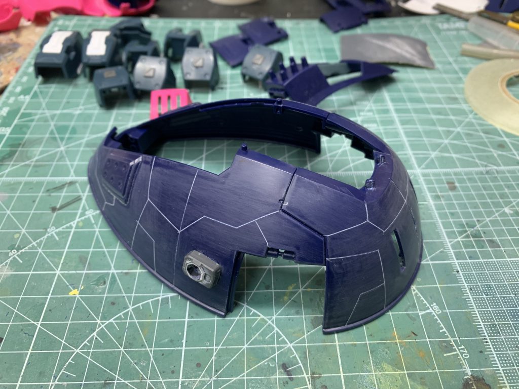 各箇所にスジボリやプラ板でディテールを加えてます。