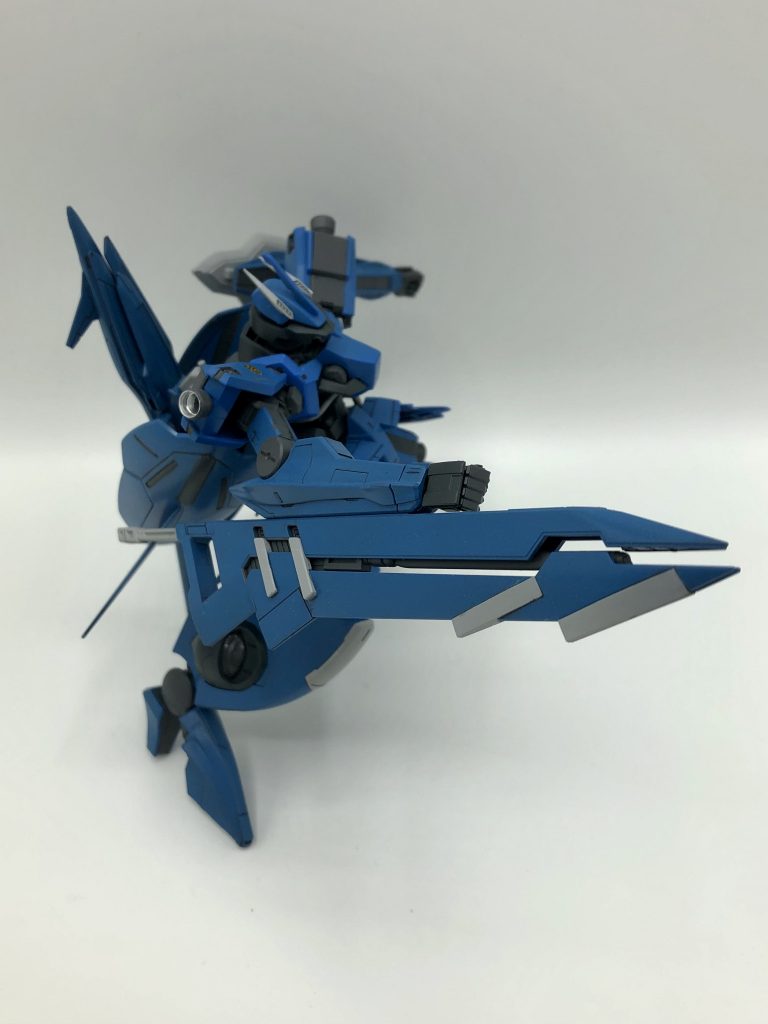 その特徴的な大型剣内にはライフルを装備!ところがぎっちょん!接近戦だけじゃないんだよなぁ!!(✽´ཫ`✽)