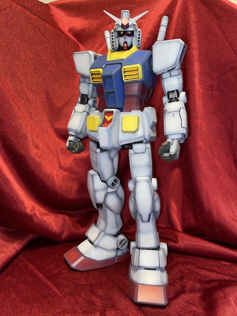 ライトアップしてみました。見よう見真似の塗装です。これはシャドー塗装というのかグラデーション塗装というのかすらわからない初心者レベルです。