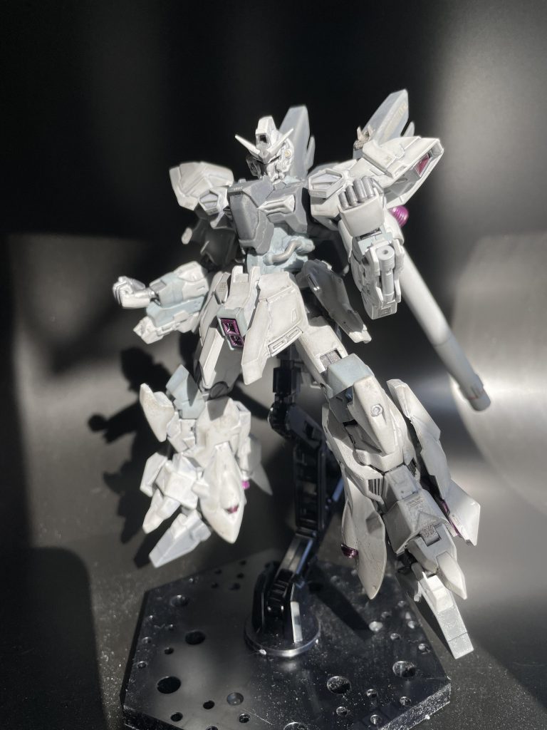 今回制作にあたって、なるべくシナンジュスタインの色調に合わせようと言うコンセプトのもと行いました。