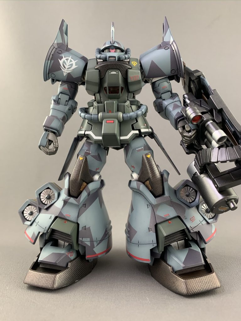 胸、膝、下駄部分はカーボン塗装風に挑戦しました。