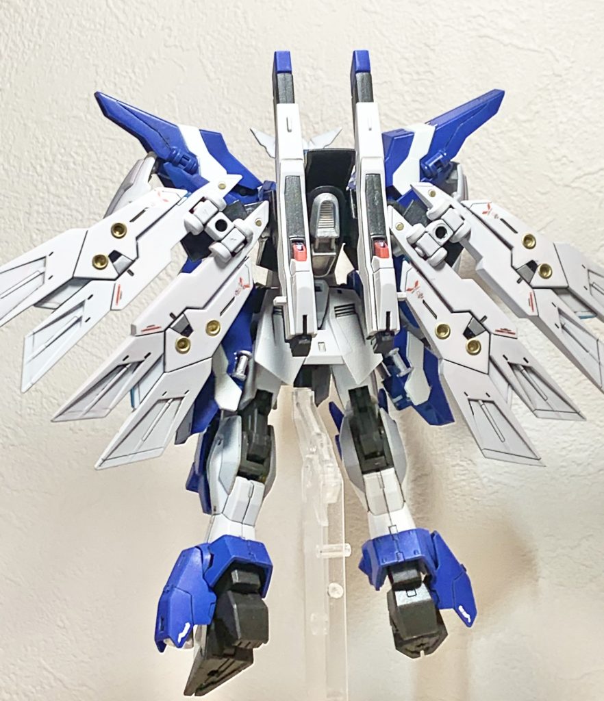 羽の裏の3mm穴にミニ四駆のハトメを入れてアポジモーター風に