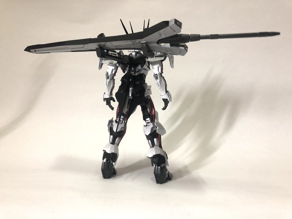 スクラッチした懸架台は強度重視で非稼働に、ブースターの方は少し動くようにしました。