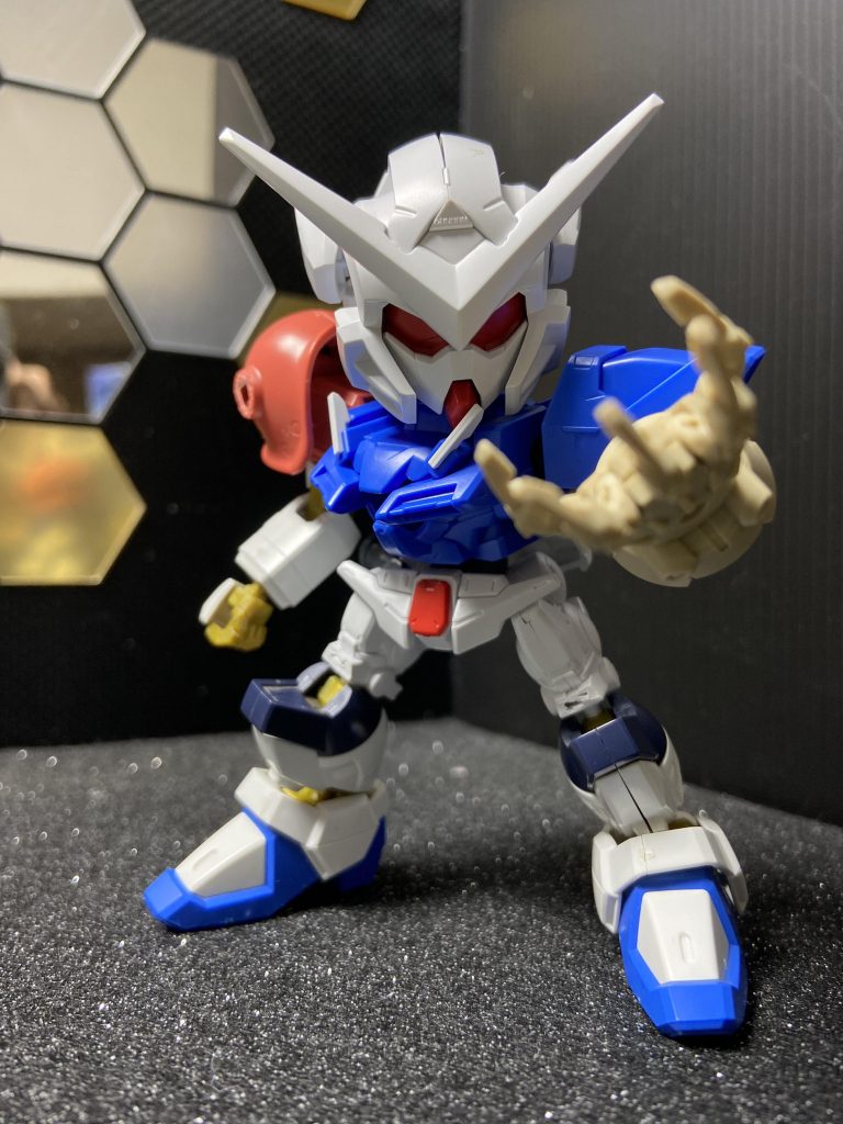 意外と動かなかったので、急遽ストライクフリーダムの脚部、腕部を移植しました。基本的に武者寄せはプラ板、ディテールパーツと色塗りのみで行ってます。