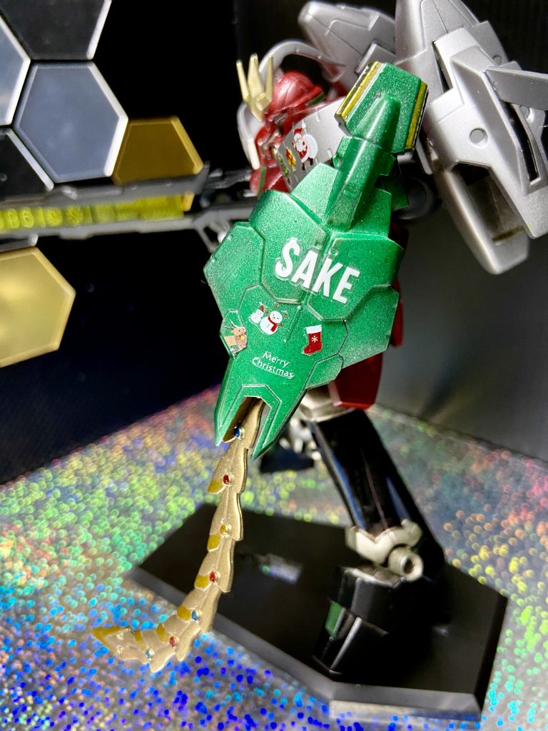 今回のお気に入り箇所、もみの木ヒートロッド🎄各節のリベット的なところはクリスマスツリーのデコレーションを意識して塗り分け✨