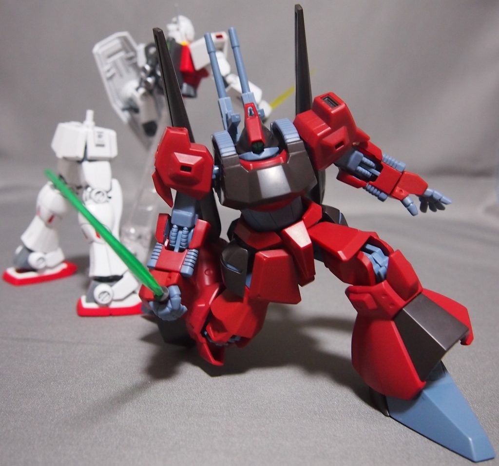 駄菓子菓子、機体の性能差とパイロットの技量差は如何ともし難く、腹を斬り裂かれて、敢え無く討ち死に!!南無三!!!