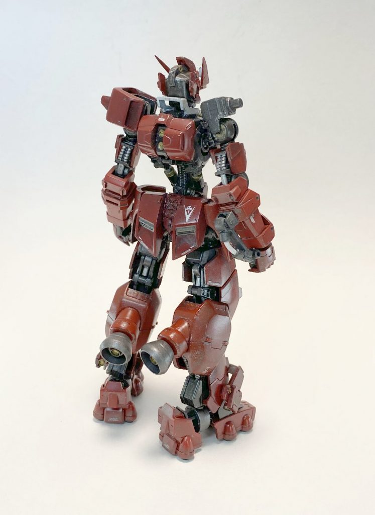 背面 装備無しフライトユニットを外したバックパックは非常に小さくスッキリしたシルエットになります。