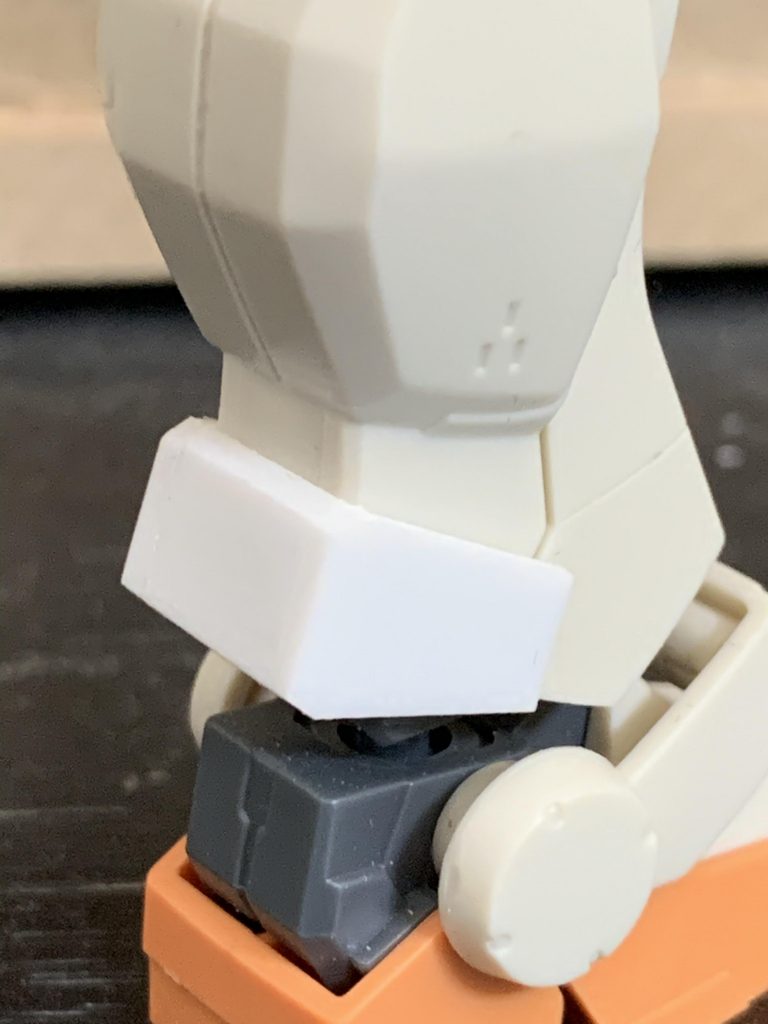 アキレス腱付近のガードを追加。
