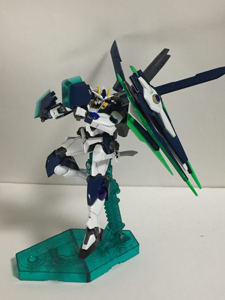 “GNショートアックス”二つ装備し燃費もいいが、接近戦にはあまり向いていない分、投擲に使われる。