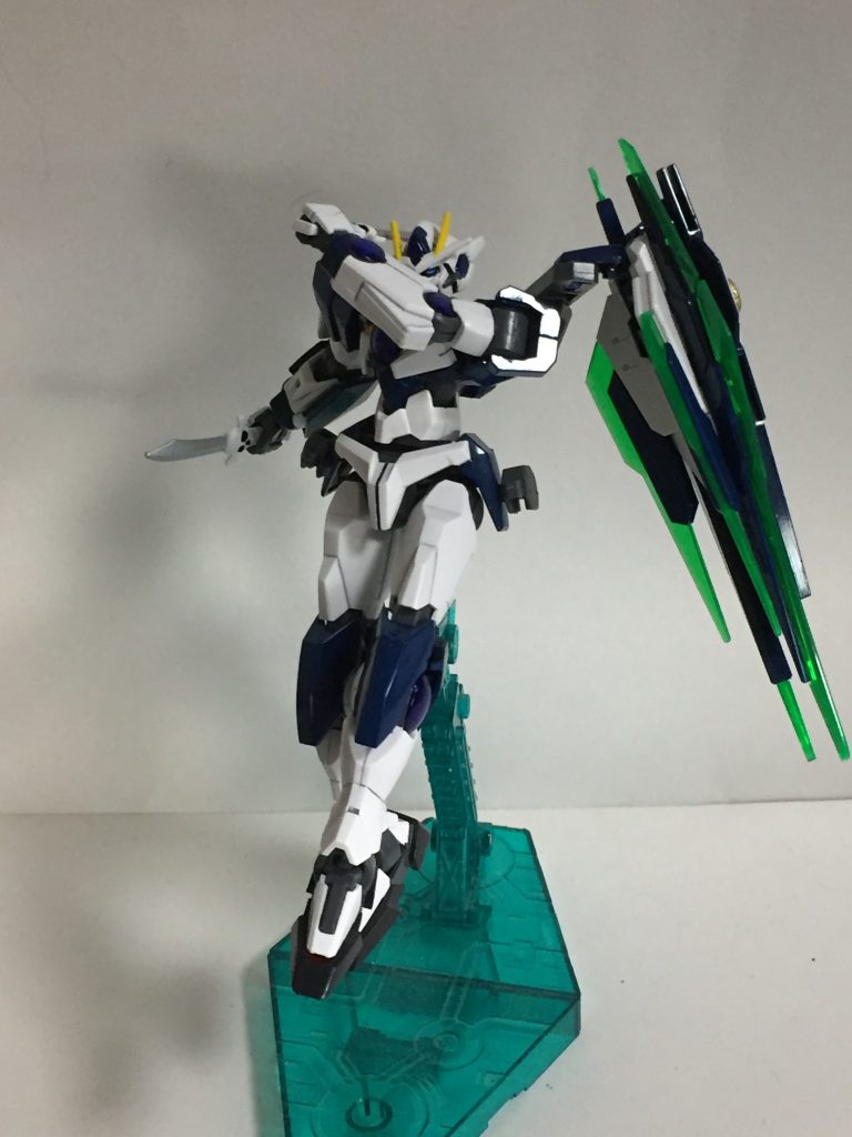 “GNナイフ”腰にマウントした小型の実体験のナイフ。咲夜はこちらの方が使いやすいという設定。主な用途は投擲。