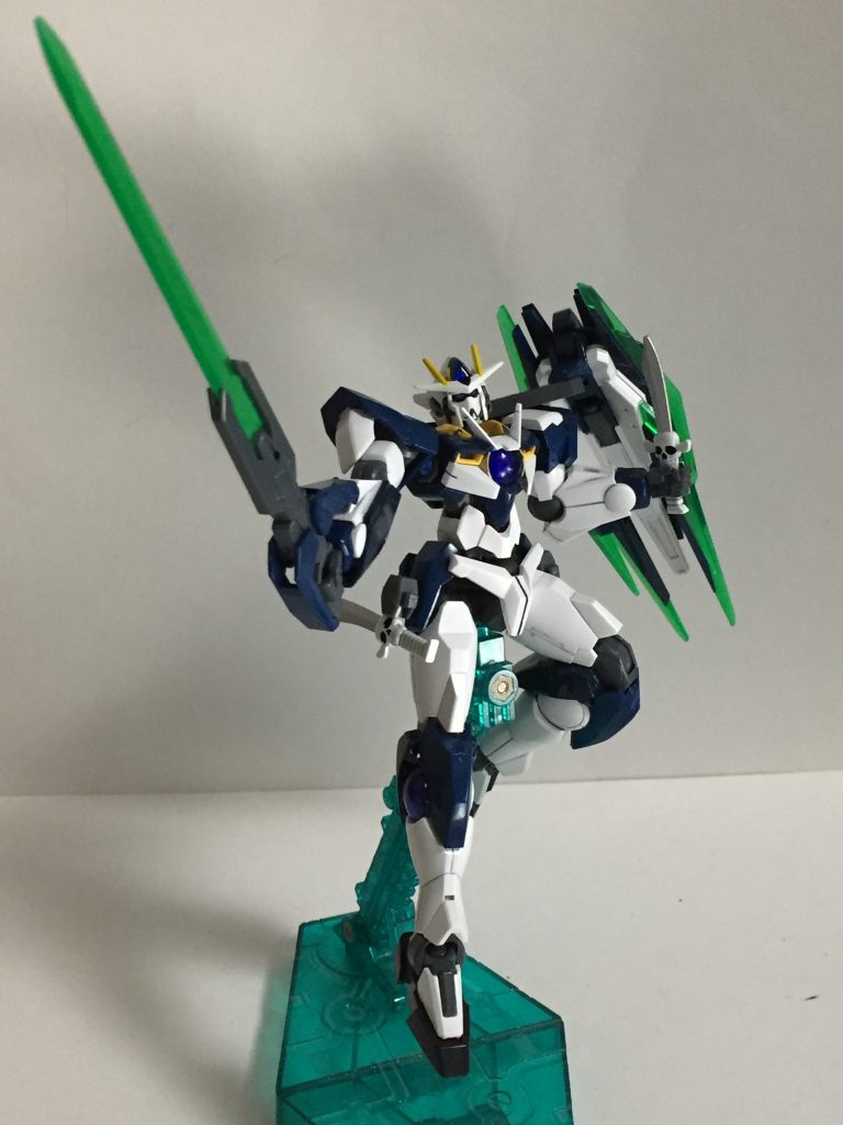 瀟洒なポーズ。これの追加武装版があるので、そちらもどうぞ。