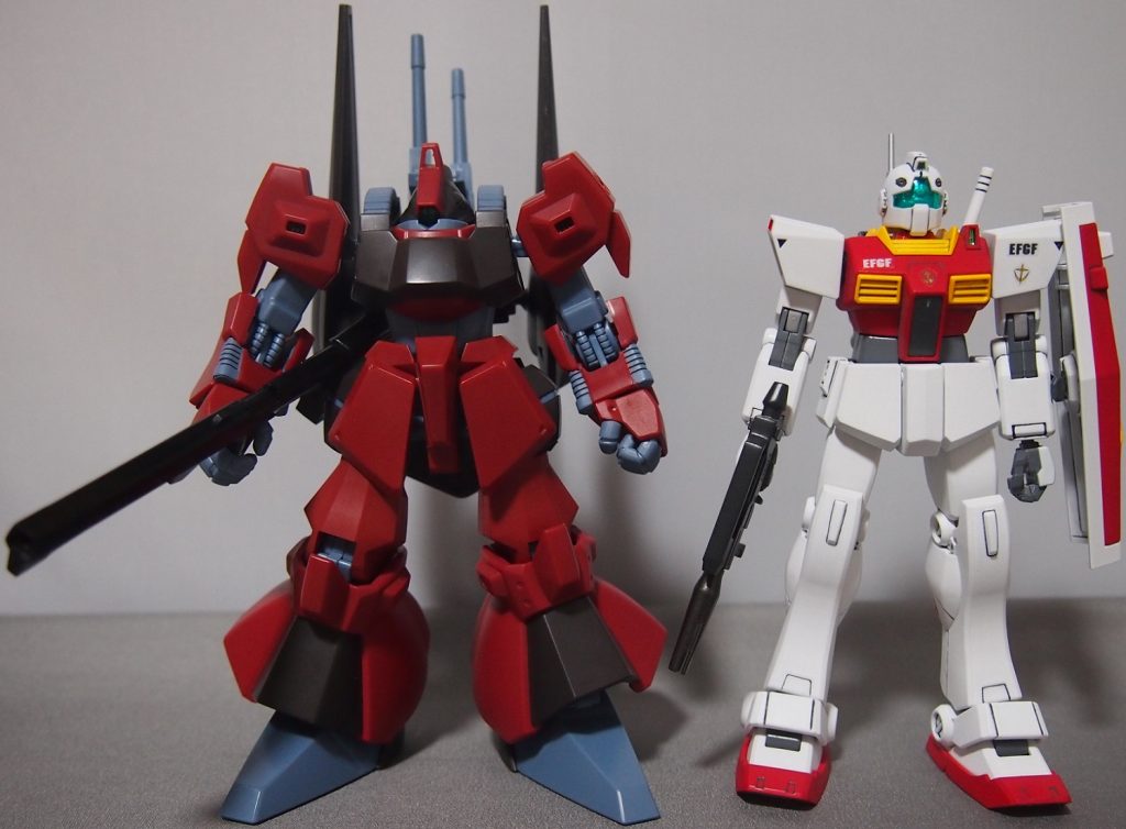 Robot魂のリック・ディアスと一緒に。今年、プレミアムバンダイで発売されたHGUC(リニューアル版)は買ったけど、未だ作っていません。