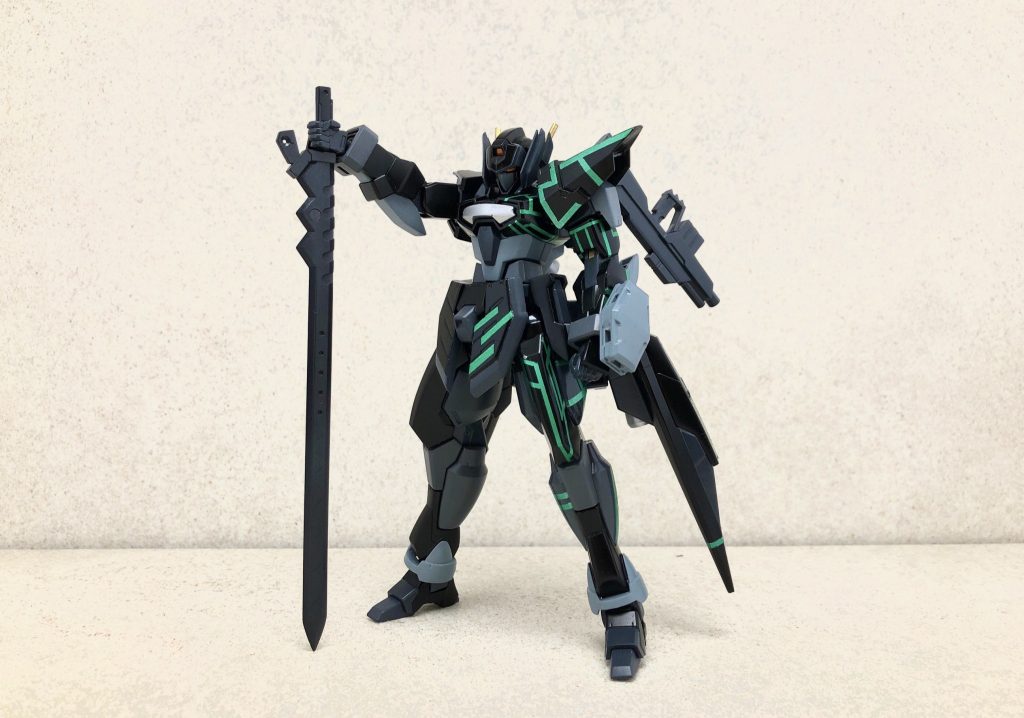 試製壱参壱式近接長刀 六華(りっか)地上用の近接武器。紅椿祈と同様に、斬り返しの速いカウンターを主とする戦術で使用される。GNソードのように特定のエネルギーフィールドに対して有効で、ビームコーティングも施されているが、大口径の実体弾や重量のある実体剣を正面から受けることはできない。