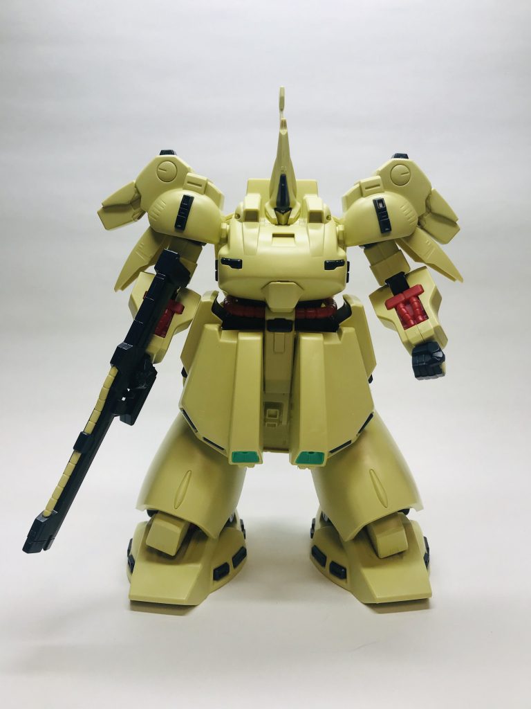 素組みです。どっしりとした重量感が特徴のMSです。 