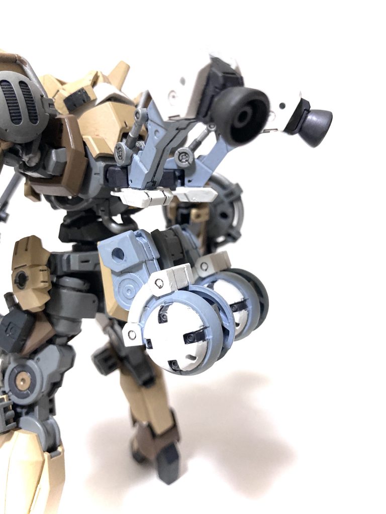 こちらのバックパックは主にポルタノヴァ宇宙仕様の脚部を使って作りました。 