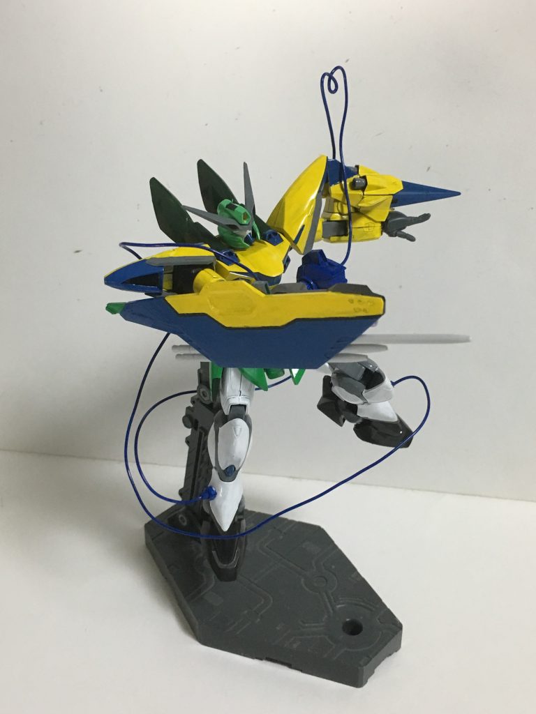 “ランサーダート”高硬度の槍状のミサイル型兵器。ビームに耐性がある機体にはこちらが有効とされる。