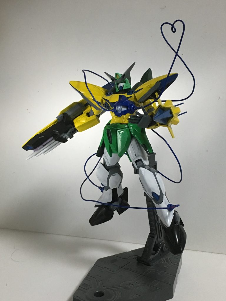 “サードアイ・システム”コードに連結された左側に装備された「もう一つの目」、サードアイにより機体の性能の上昇に加え、相手の思考を読み取ることが可能となる。欠点としてエネルギーの消費が激しく、あまり使う事をオススメしないが、短期決戦を狙い最後の切り札として使われるのが主な用途。